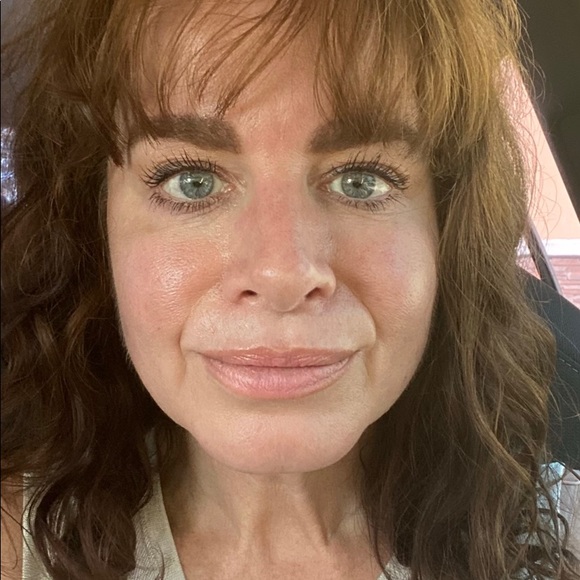 Meet your Posher, Adriana - Picture 2 of 2